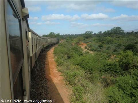 THE TRAIN THAT TAKES US FROM MOMBASA TO NAIROBI CROSSING KENYA!