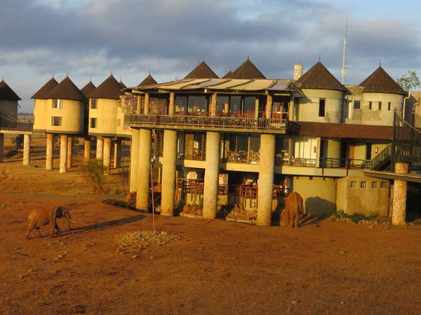 SAROVA SALT LICK GAME LODGE - TSAVO EAST PARK Taita Hills reserve