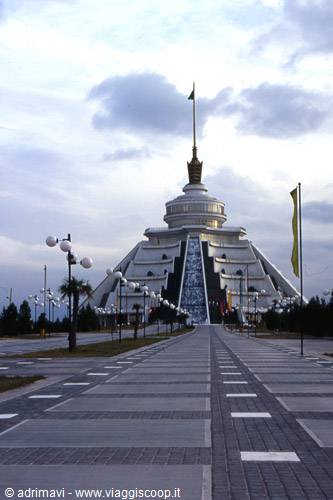 fountain of Independence Park - Ashgabad