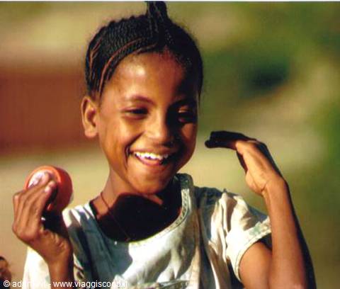 little girl on the Keren - Asmara road