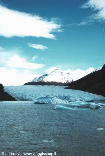 Lake Grey - Towers of Paine park