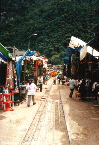 Puente Ruinas station