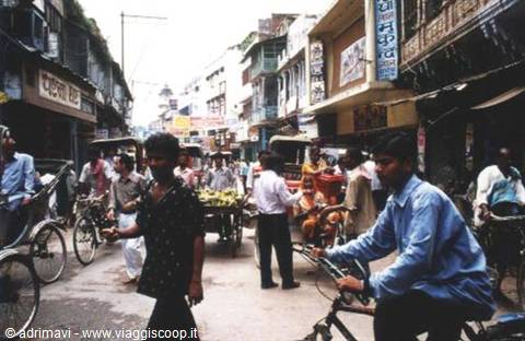 central street - Varanasi