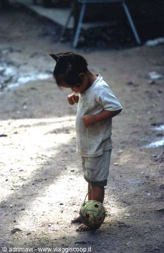 Khmu little girl - Mekong - Golden Triangle