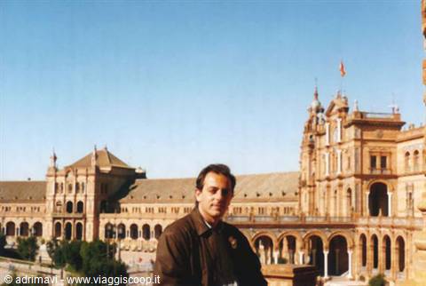 Seville - Adri in plaza de España