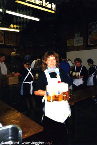 waitress - Oktoberfest