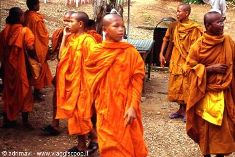 Phnom-Penh buddhist monks