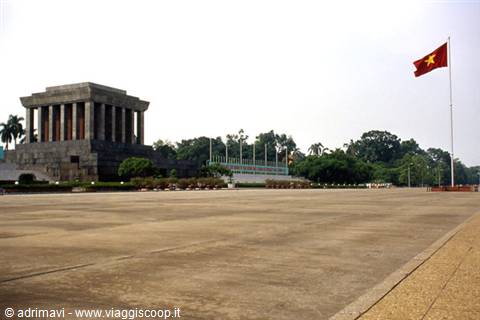 Ho Chi Minh mausoleum - Hanoi