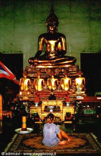 buddhist altar Wat Benchamabophit