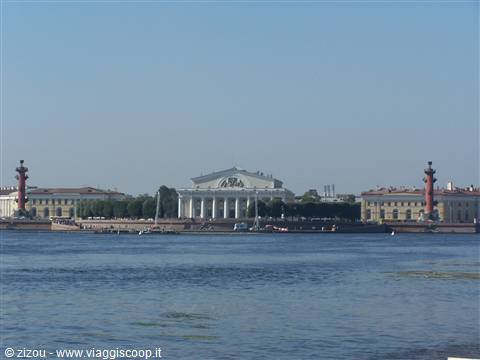 ROSTRAL COLUMNS/NAVAL MUSEUM