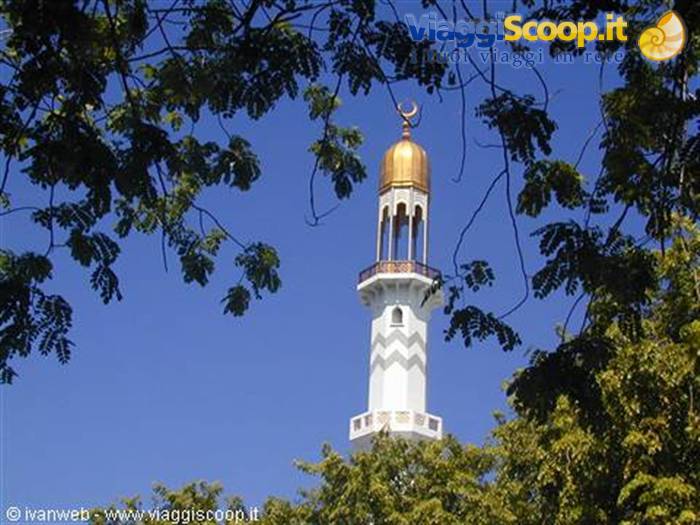 White mosque in Male