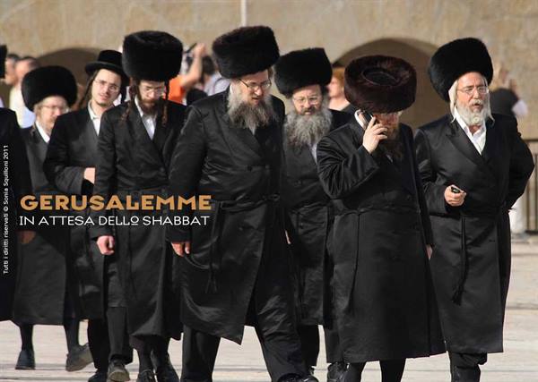 Orthodox Jews towards the Western Wall