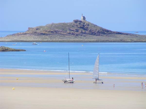 GOLDEN BEACH