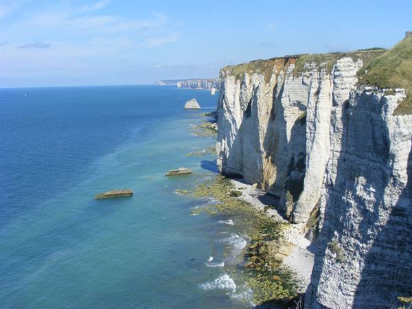 ÉTRETAT