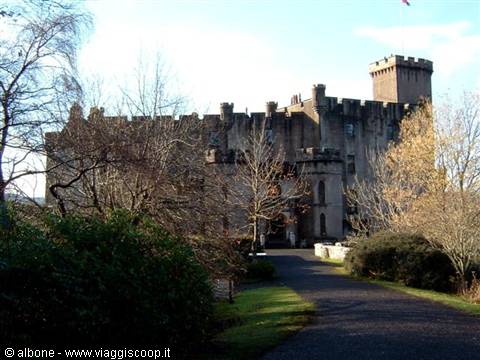5.12 - Isle of Skye - Dunvegan Castle.JPG