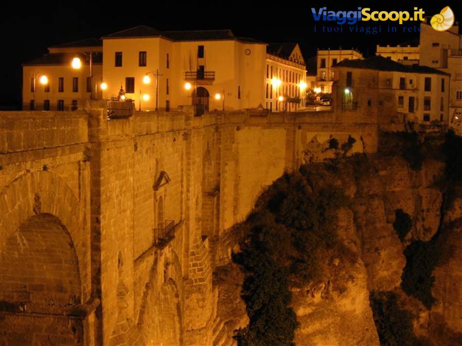 Ronda by night