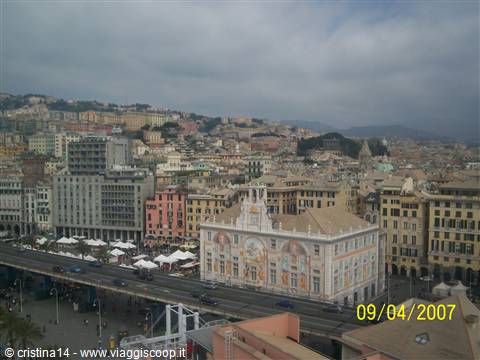Palazzo San Giorgio from the Bigo