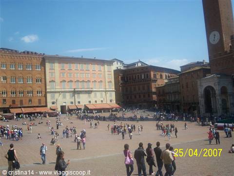 The beautiful Piazza Del Campo