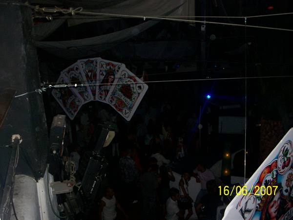 INSIDE THE PACHà