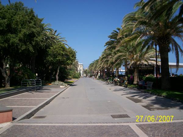 THE SEASIDE PROMENADE