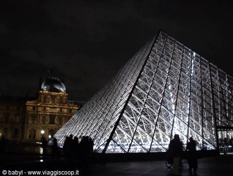 Louvre at night