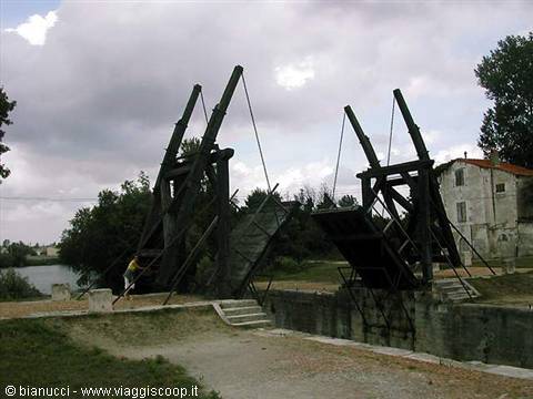 bridge 'Van Gogh', now it's really called that in His honour