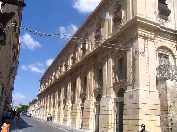 Around Noto