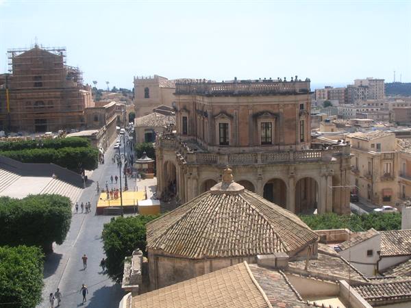 Around Noto 