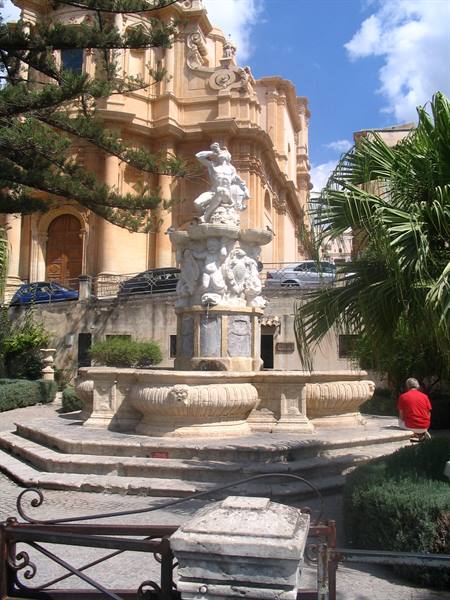 Around Noto 