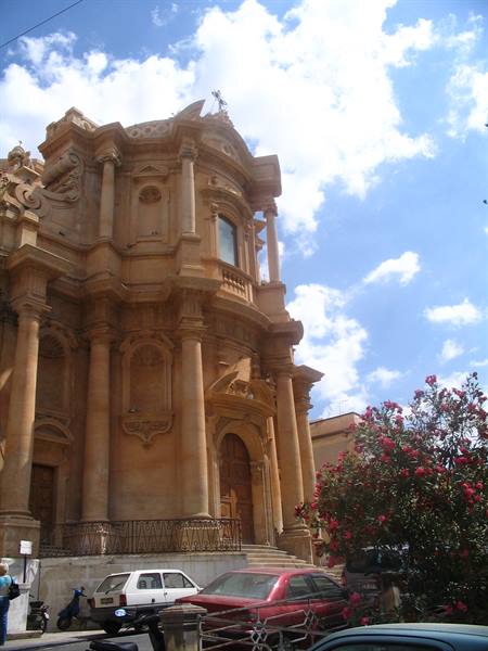 Around Noto 
