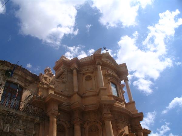 Around Noto 
