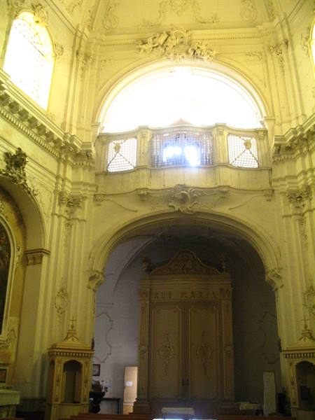 Around Noto