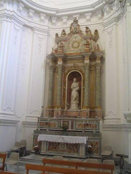 Around Noto 