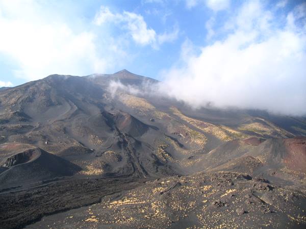 Wandering around Etna