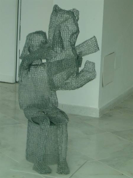 through the streets of Palermo ('sculpture' of paper clips)