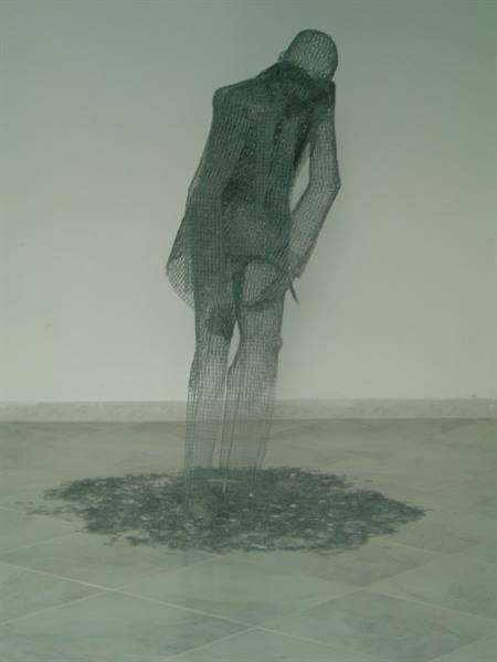 through the streets of Palermo ('sculpture' of paper clips)