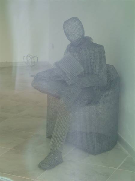 through the streets of Palermo ('sculpture' of paper clips)