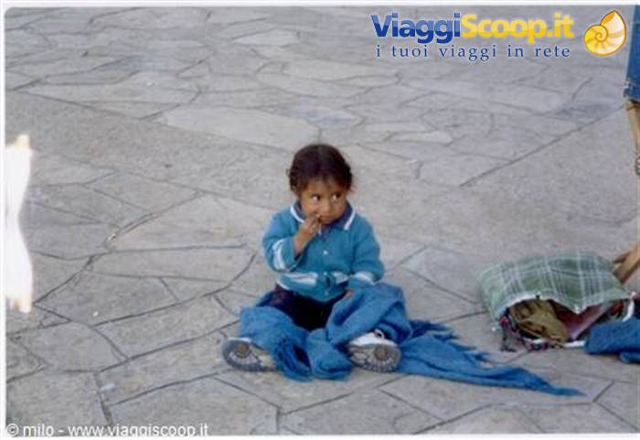 little girl in san cristobal