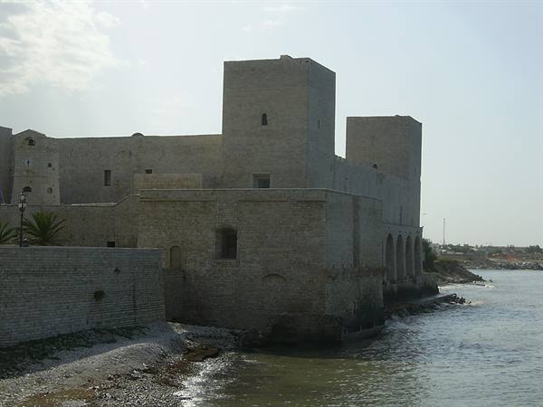 the castle of Trani on the sea