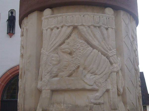 STEINAU FOUNTAIN WITH THE FAIRY TALES 