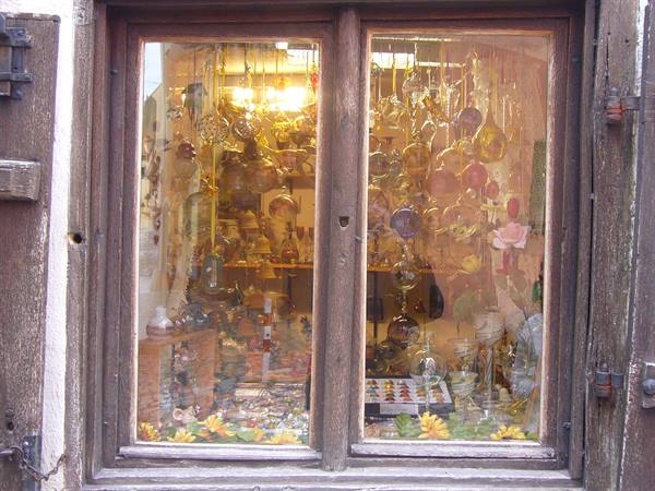 NORDLINGER SHOP WINDOW