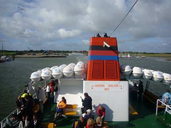 RETURN TO NEUHARLINGERSIEL