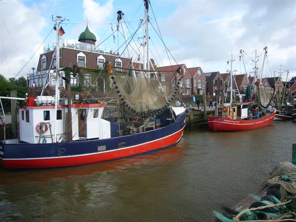 NEUHARLINGERSIEL THE HARBOUR
