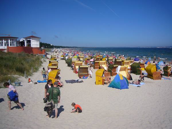 BINZ THE BEACH