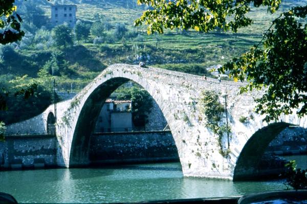 BORGO A MOZZANO - THE DEVIL'S BRIDGE