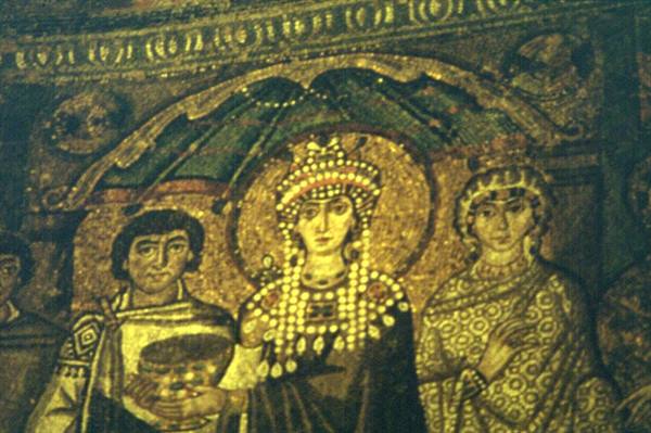 Golden Byzantine mosaic: Empress Theodora crowned with attendants, San Vitale Basilica