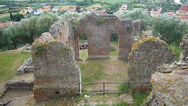 MASSACIUCCOLI - REMAINS OF A ROMAN VILLA
