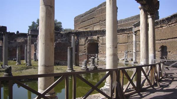 Brick columns and circular pool at Hadrian's Villa, Tivoli