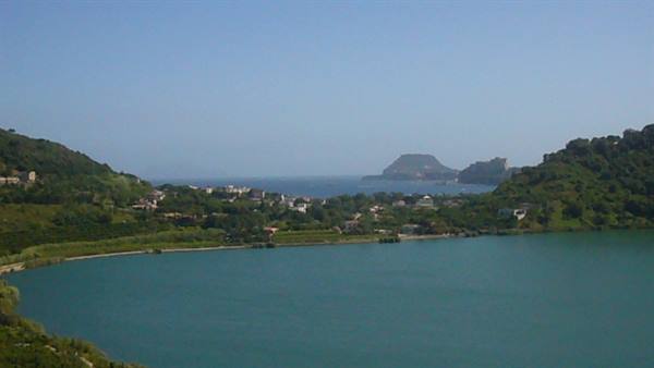 LAKE AVERNO