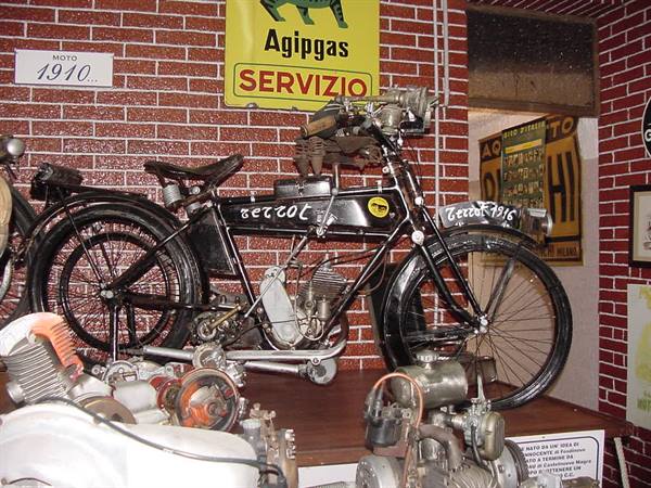 1010 MOTORCYCLE
